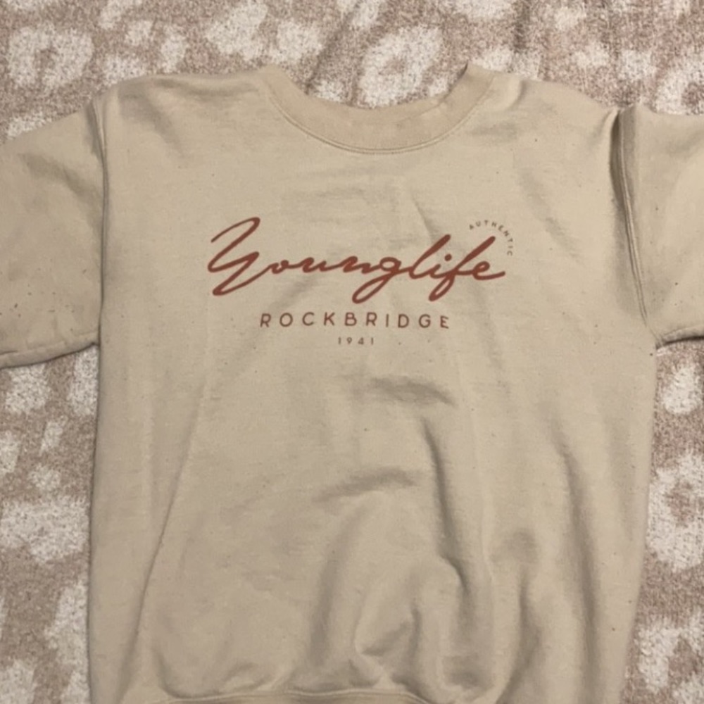Gildan young life crewneck can fit small/medium